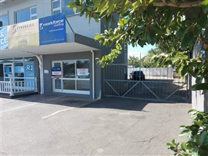 110 m² Commercial space in Stirling