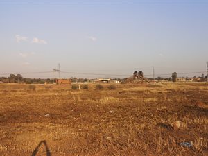 2758 m² Land available in Highbury