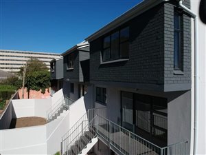 3 Bed Townhouse in Wynberg Upper