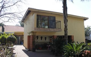 5 Bedroom House in Die Heuwel