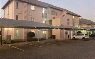 1 Bedroom Apartment in Klippoortje
