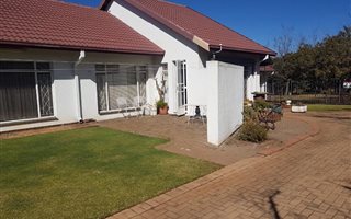 4 Bedroom House in Dennesig