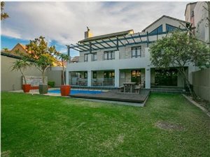 2 Bed Apartment in Sunninghill