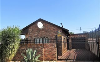 3 Bedroom House in Lotus Gardens