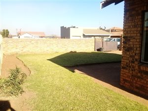 2 Bed House in Etwatwa