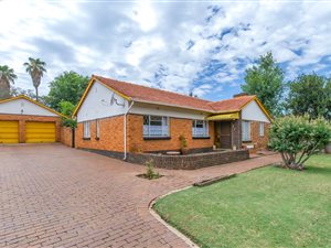 4 Bed House in Hurlyvale