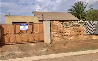 2 Bedroom House in Tsakane