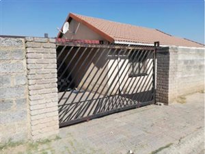 3 Bed House in Bramley View