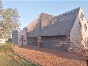 2.2 ha Smallholding in Nanescol