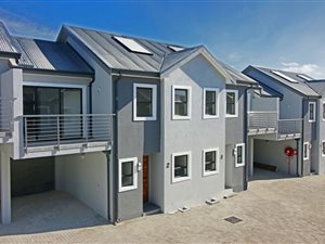 3 Bed Townhouse in Durbanville Central