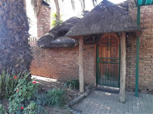 3 Bedroom Townhouse in Vanderbijlpark CE