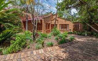 6 Bedroom House in Ferndale