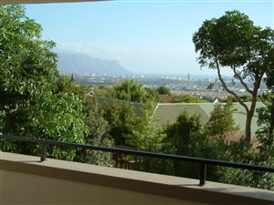 4 Bed House in Somerset West Central