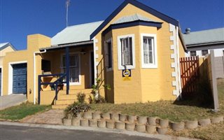 2 Bedroom Townhouse in Oakglen