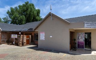 260 m² Office Space in Parkrand