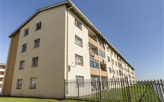 3 Bedroom Apartment in Newton Park
