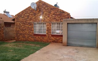 2 Bedroom House in Eldorado Park