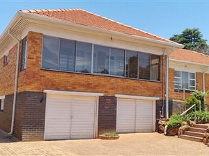 4 Bed House in Cyrildene