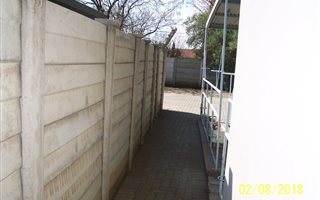 1 Bedroom Flat in Dan Pienaar