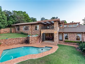 4 Bed House in Kloofendal