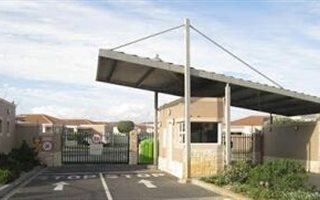 2.5 Bedroom House in Costa Da Gama