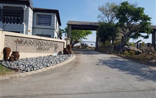 733 m² Land available in Drum Rock
