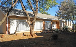 3 Bedroom House in Fleurdal