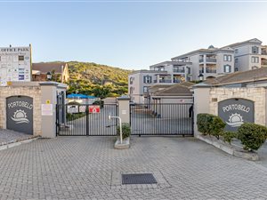 2 Bed Apartment in Diaz Beach