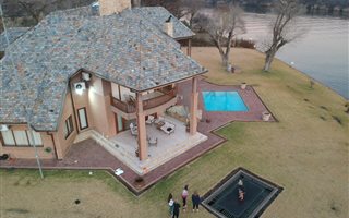 6 Bedroom House in Vaal River
