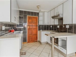 3 Bed House in Crystal Park