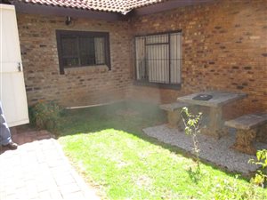 2 Bed House in Heuweloord