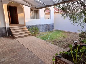 4 Bed House in Orange Grove