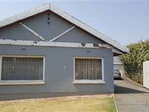3 Bed House in Robertsham