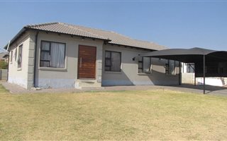 4 Bedroom Cluster in Waterfall Estate
