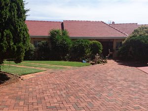 3 Bed House in Roodepoort Central