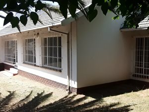 240 m² Commercial space in Ontdekkers Park
