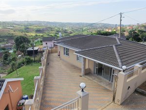 3 Bed House in Lovu