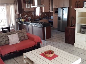3 Bed Townhouse in Boschdal