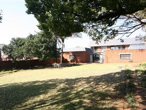 4 Bed House in Constantia Park