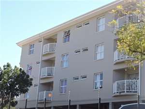 2 Bed Apartment in West Hill