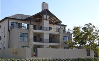 3 Bedroom Apartment in Halfway House
