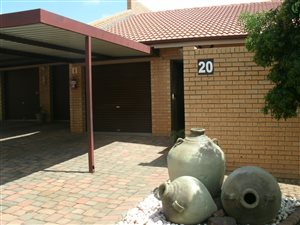 2 Bed Townhouse in Ruimsig