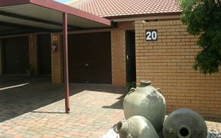 2 Bedroom Townhouse in Ruimsig