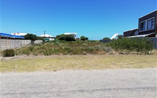 654 m² Land available in Franskraal