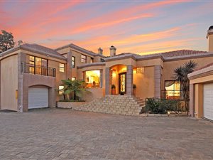 5 Bedroom House in Floracliffe