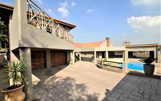 5 Bedroom House in Glenvista