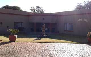 2 Bedroom House in Derdepoort Park