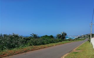 1540 m² Land available in Athlone Park