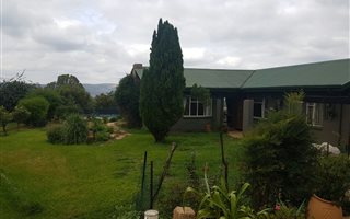 9.8 ha Farm in Kameeldrift West