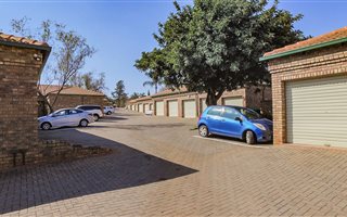 3 Bedroom Simplex in Lyttelton
